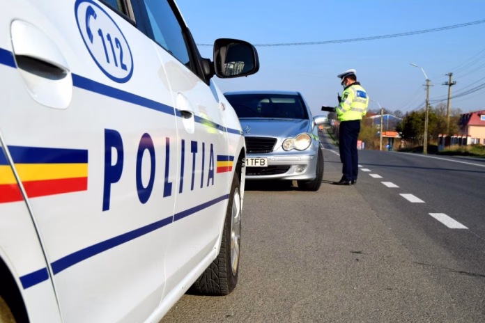 Ce a pățit un șofer care a vrut să MITUIASCĂ un polițist rutier din Mureș. Pentru ce îl oprise agentul