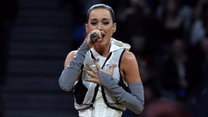 Starul pop Katy Perry, personalitățile de știri Gayle King și Lauren Sanchez vor merge în spațiu