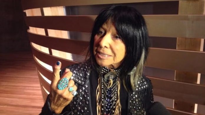 Buffy Sainte-Marie a fost eliminată din expoziția Muzeului Canadian pentru Drepturile Omului