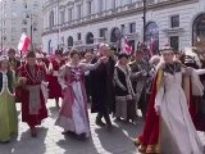 Mii de polonezi au participat la parada din Varșovia pentru a marca 1000 de ani de la încoronarea lui Boleslav I
