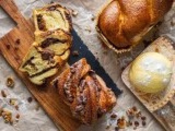 Câte calorii are cozonacul: ce spune Mihaela Bilic. Cum să-l mănânci fără să te îngrași și de ce să-l combini cu lapte