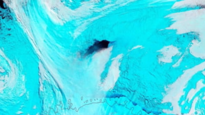 Fenomen neobișnuit observat în Antarctica: O gaură gigantică de mărimea Elveției s-a deschis VIDEO
