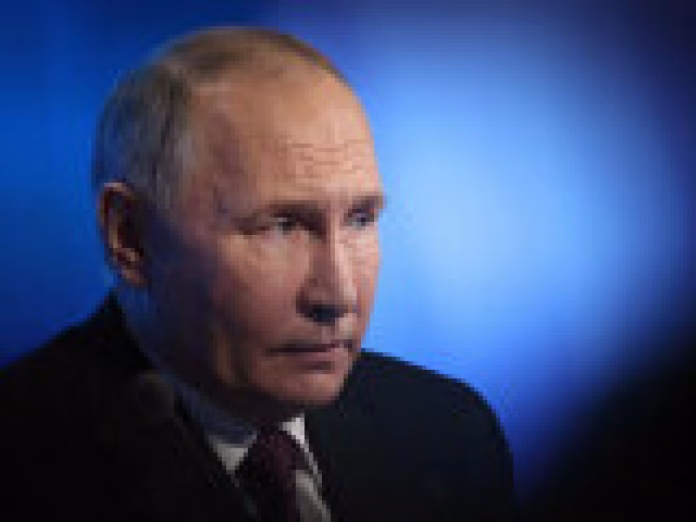 Vladimir Putin susţine că cetăţeni francezi luptă ”alături de Rusia”: ”Unitatea lor se numeşte Normandia-Niemen”