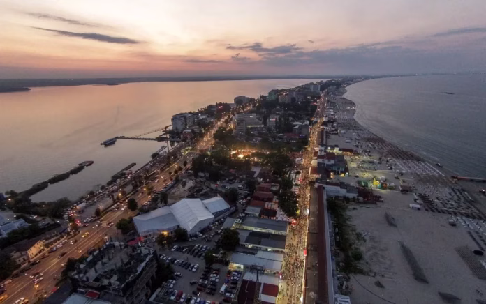 Revolta unui turist care a plătit 50 de lei pe alune, un corn și un suc: „Cum să mai mergi pe litoral la asemenea prețuri?”
