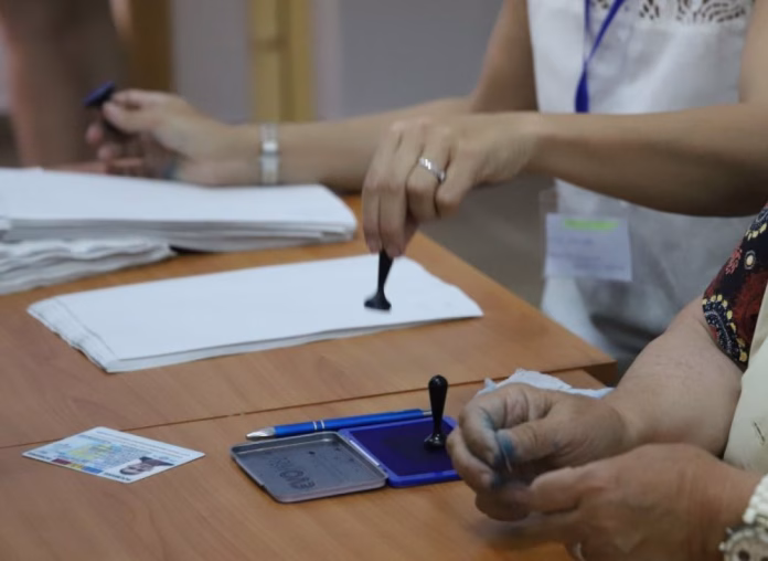 Val de minciuni în mediul online, în plin proces de votare în diaspora. AEP vine cu lămuriri pentru alegători: „În mod excepţional şi fără precedent în ultimele scrutinuri”