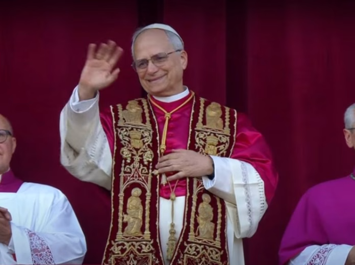 Primele cuvinte rostite de Papa Leon al XIV-lea, la Vatican. Robert Francis Prevost nu şi-a putut stăpâni emoţiile: „Răul nu va învinge”