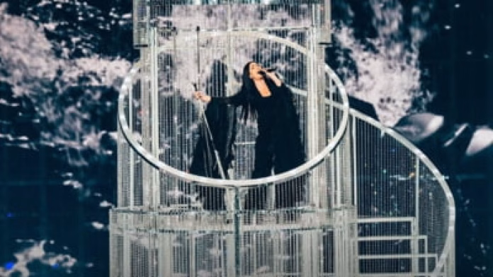 Scandal la Eurovision. Radioteleviziunea israeliană a depus o plângere după ce un manifestant a făcut un gest de tăiere a gâtului și i-a scuipat pe membrii delegației