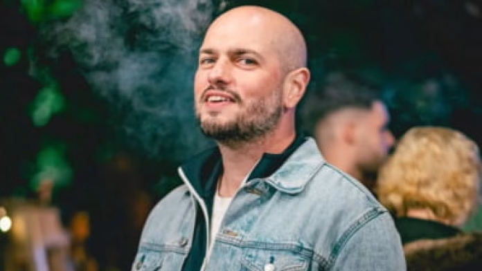 Surpriză neplăcută pentru BRomania: Ce a primit în locul buchetului de 700 de lei comandat online: „A combinat pe banii mei” VIDEO