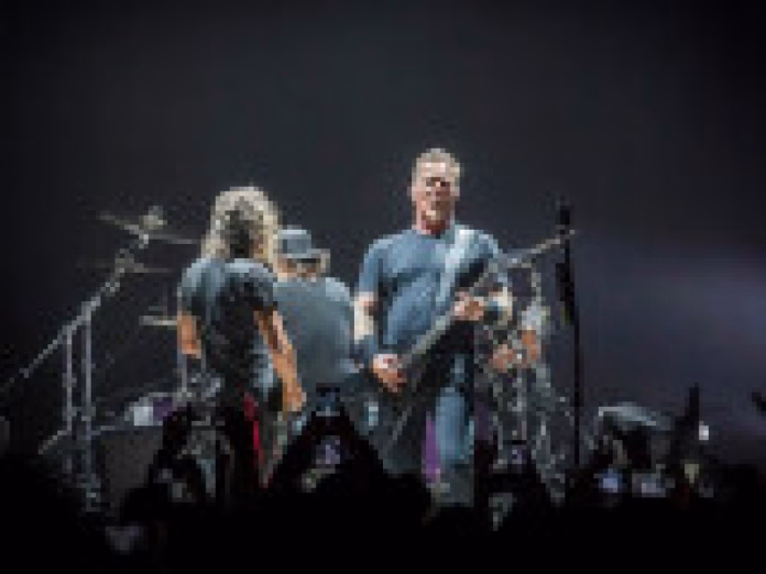 Fanii Metallica, revoltați de modul în care se vând biletele pentru concertul de la București. ANPC-ul, pus să intervină