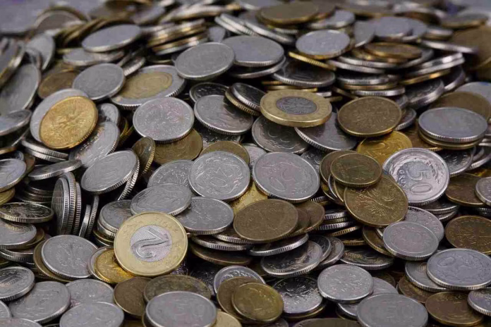 depreciere moneda nationala simbolizata prin monede in diferite valute