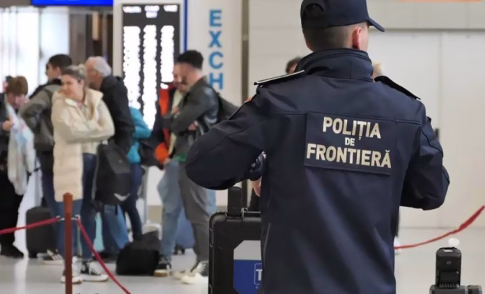 Comoara descoperită de polițiștii de la Aeroportul Otopeni în bagajele a doi străini. Ce ascundeau printre haine
