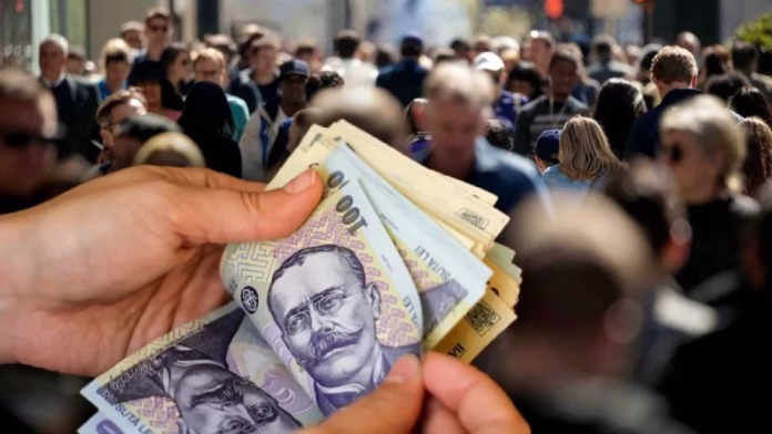 Harta salariilor pe judeţe. Diferenţa dintre Bucureşti şi alte zone, uriaşă. Cât se câştigă, în medie, în Capitală