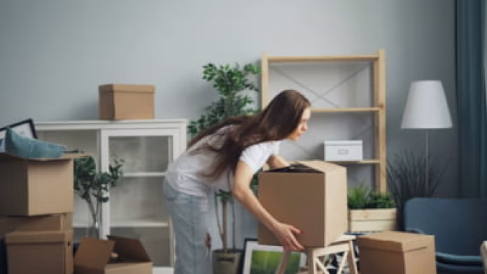 Prețurile chiriilor și locuințelor au crescut vizibil în marile orașe. Piața imobiliară, lovită direct de instabilitatea economică