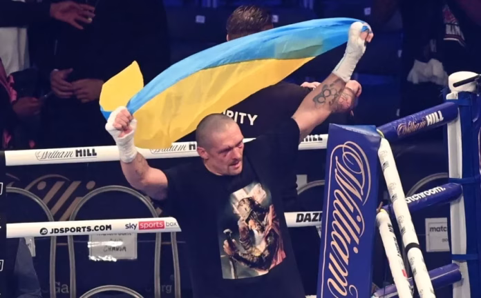 Campionul la box Oleksandr Usîk îl provoacă pe Trump să locuiască o săptămână în casa sa din Ucraina: „În fiecare noapte o bombă zboară”
