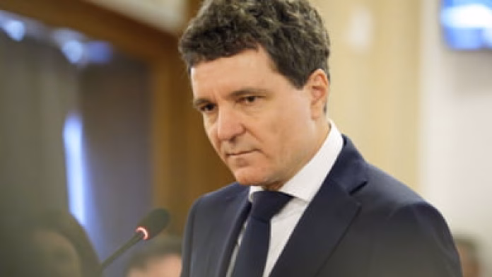 Cheltuielile pentru apărare, scutul economic al României? Expert: „Doar așa putem ajunge la un deficit de 4%”