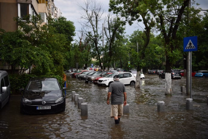 Ministrul Mediului trage „un semnal de alarmă” după furtuna de luni. „Probabil întregul București ar fi fost sub ape”